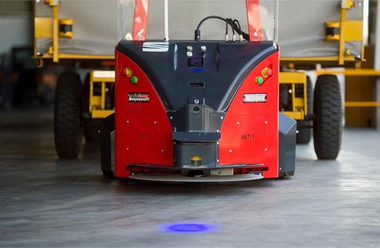Driving safety is further enhanced by the safety aspects of the robot itself. Sensors located at the top and at ground level make it stop if it detects any object in its path.