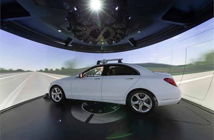  The driving simulator also plays an important role on the way to autonomous driving.