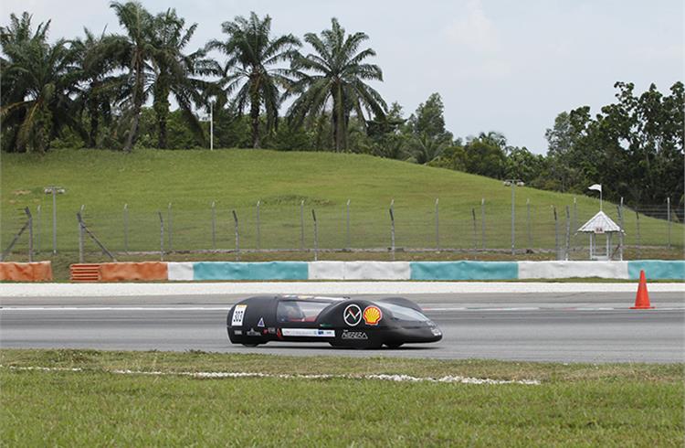 Team Averera, race number 303, from the Indian Institute of Technology - Banaras Hindu University, India, competing in the Prototype - Battery Electric category during Day 2.