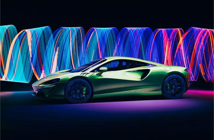 McLaren unveils 330kph plug-in hybrid Artura supercar