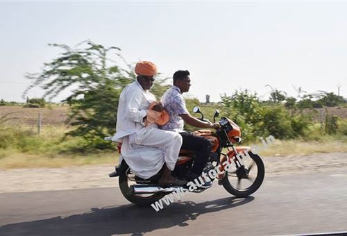 Motorcycles see revival in Q1, rural India buys commuters, midsize market zooms