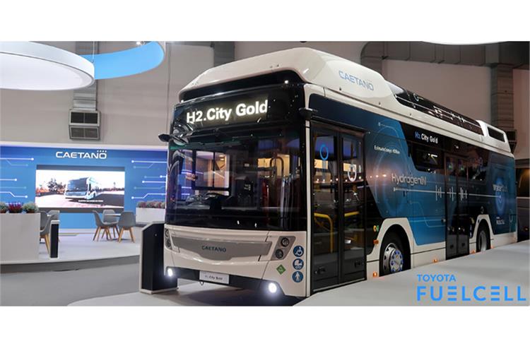 H2.City Gold FC CaetanoBus - The hydrogen fuel cell bus from Toyota and Caetano at Busworld 2019
