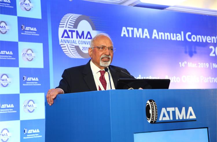 JK Tyres & Industries' VK Misra delivered the closing remarks at the ATMA Convention.