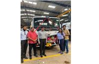Repos Energy Team with Jalaj Gupta, business head – Commercial Vehicles, Mahindra & Mahindra, at Repos’ IoT centre at Chakan.
