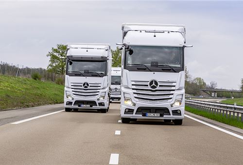 Daimler to spin off truck and bus business, rename itself Mercedes-Benz