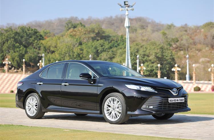 New Toyota Camry Hybrid gets over 400 bookings