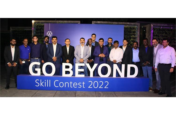 Ashish Gupta, Brand Director, Volkswagen India, along with the participants of this year's Sarvottam Skill Contest.