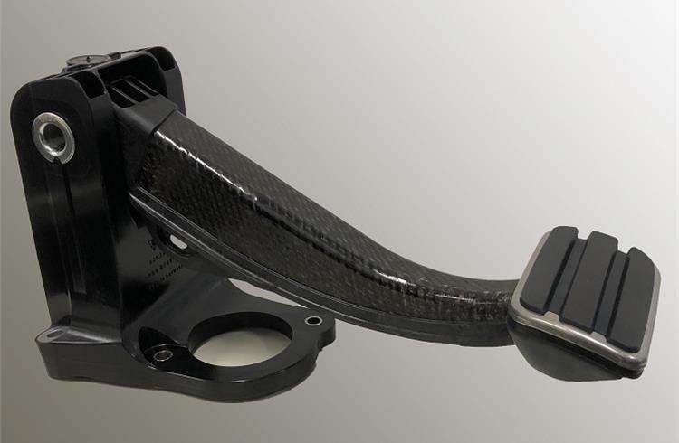 The all-plastic brake pedal is around 50 percent lighter than comparable steel design, and offers high bending and torsional strength due to multi-axial fiber-layer structure.