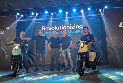 Yulu and Bajaj Auto introduce 3rd-gen EVs Miracle GR and DeX GR for personal and commercial usage