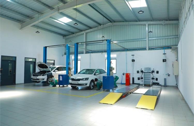Some of the servicing capabilities of the Compact Workshop include inspection services, replacement of coolant, brake oil, ATF and brake disc or pad replacement.