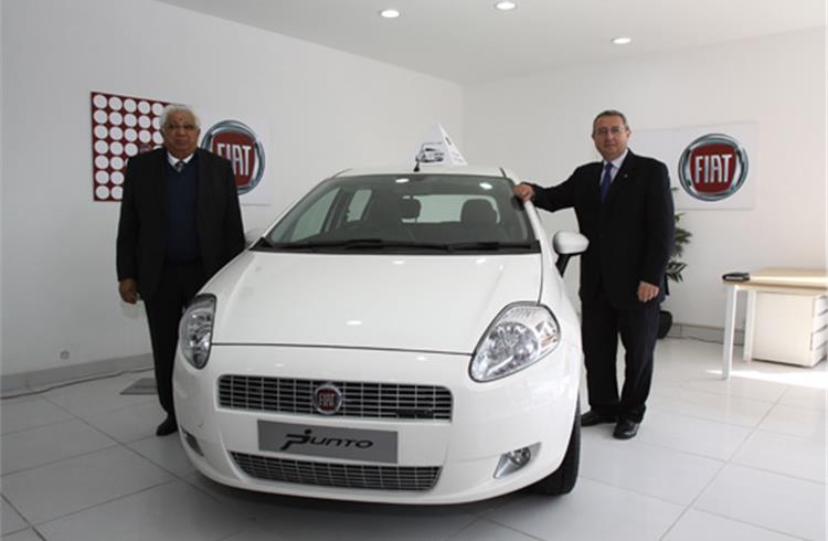 Fiat plans to open 100 dealers by end-2013