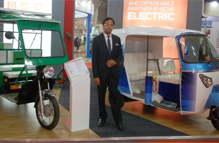 Lohia Auto showcases solar-powered e-rickshaw at EVExpo 2016