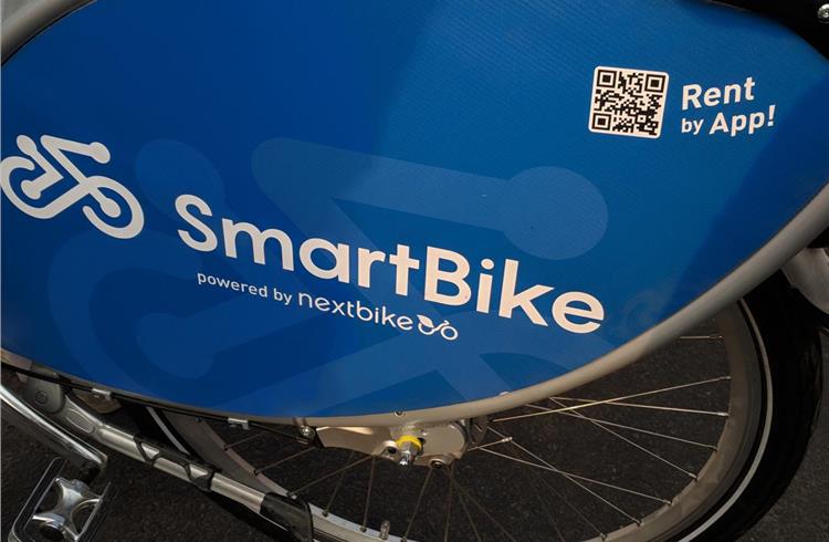 Smartbike bicycles come equipped with gear changing system and LED safety lights