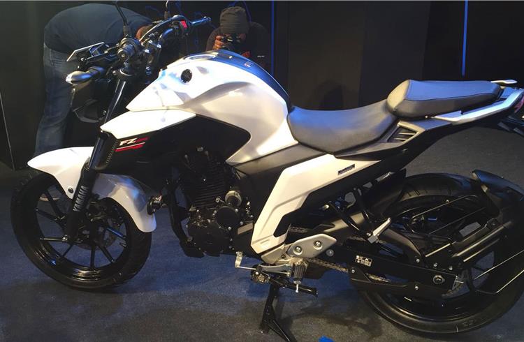 Yamaha India launches hot FZ25 at Rs 119,500, squarely targets Bajaj, TVS bikes