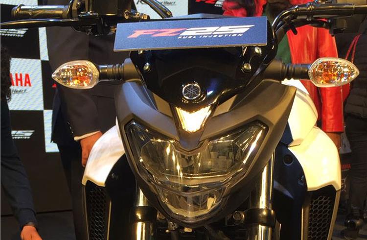 Yamaha India launches hot FZ25 at Rs 119,500, squarely targets Bajaj, TVS bikes