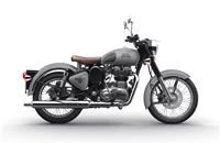 The Classic 350 in Gunmetal Grey costs Rs 159,677. Gets front and rear disc brakes for the first time.