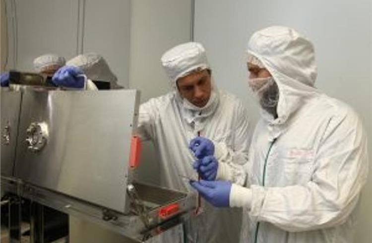 Oryx physicists examine new LiDAR sensors.