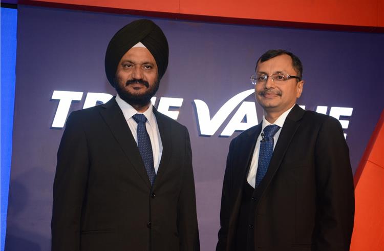 Mr. R S Kalsi, Senior Executive Director, Marketing and Sales, Maruti Suzuki India Limited, (left) and Mr. Tarun Garg, Executive Vice President, Marketing, Maruti Suzuki India Limited, (right) at the launch of New True Value.