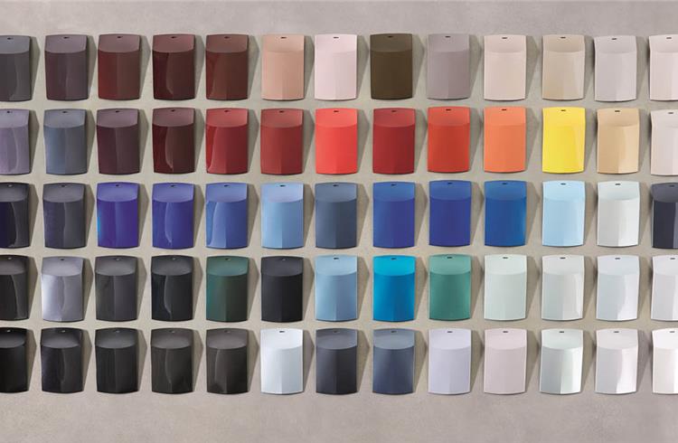 The 65 colours of the 2016-17 global colour collection 'Parallax'