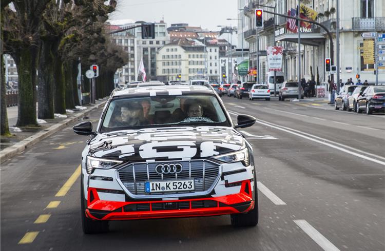 'Smart' cars that can talk to the road network due in 2020