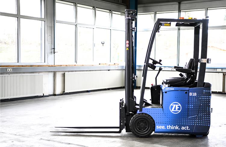 ZF Innovation Forklift - the materials handling vehicle of the future connects intelligent mechatronic systems with data management systems.