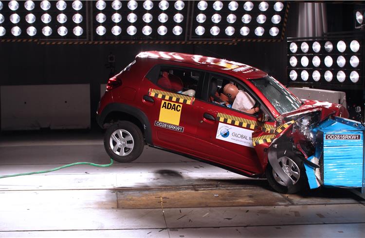 The airbag-equipped Renault Kwid shows high chest deflection, which explains the one-star rating in the driver's seat.