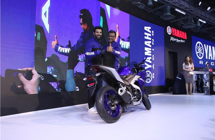 Yamaha brand ambassador John Abraham with Roy Kurian, senior VP, Sales & Marketing, Yamaha Motor India Sales, with the ABS-equipped YZF-R3.