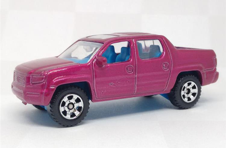 This pre-production model show how the final Honda Ridgeline casting will look.