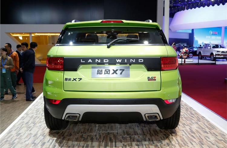 The LandWind X7 bears an uncanny resemblance to the Range Rover Evoque