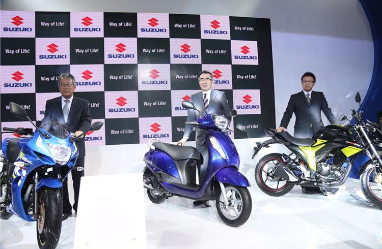 Suzuki Motorcycle India unveiled the new Access 125 scooter and the revamped Gixxer motorcycles at the 13th Auto Expo.