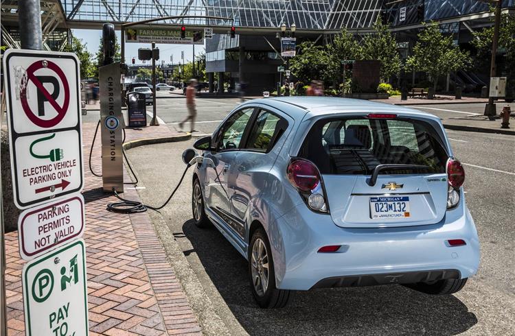 GM teams up with EV industry in the US to develop smart grid