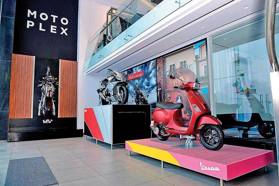 newly-launched-piaggio-motoplex-store-pic-1