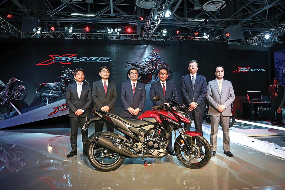 the-brand-new-stylish-motorycle-honda-x-blade-unveiled