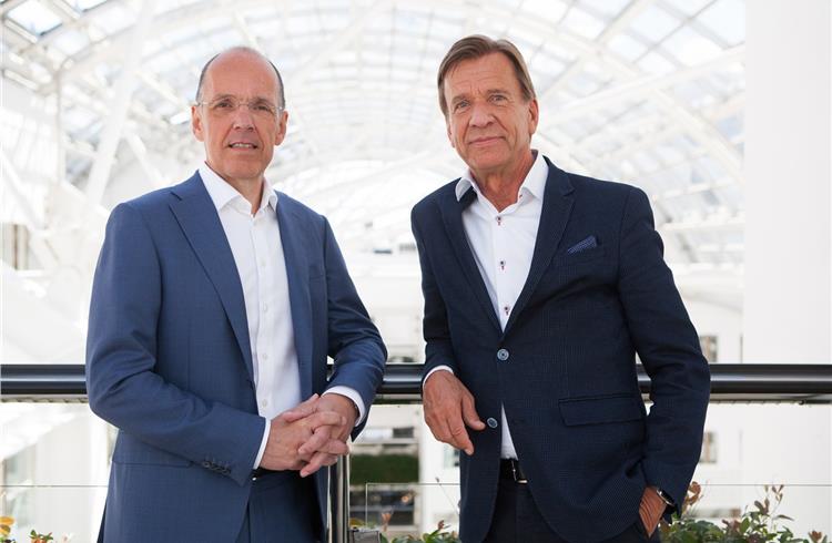 Jan Carlson, chairman, chief executive and president of Autoliv with Håkan Samuelsson, president and chief executive of Volvo Cars.