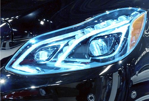 Mitsubishi Electric unveils new optical module for LED headlights