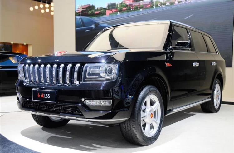 Honqi LS5 is powered by a twin turbocharged V8 engine.