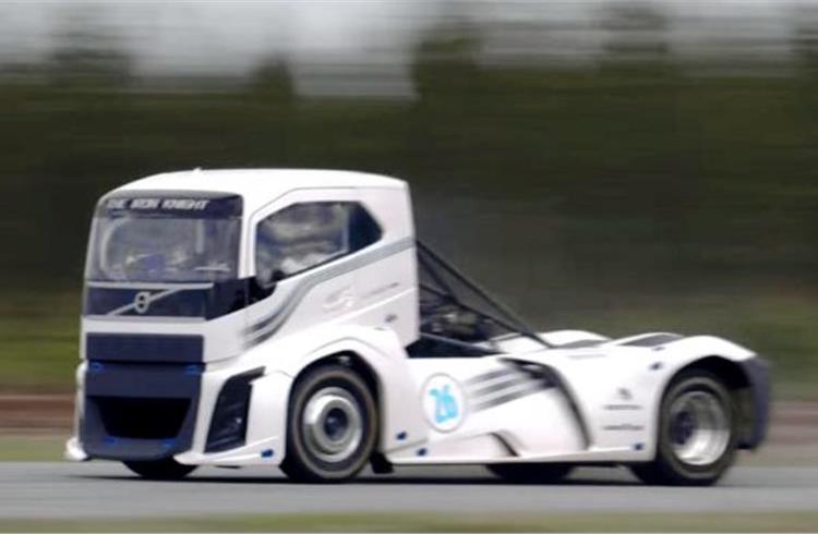 Volvo Trucks’ Iron Knight beats two land-speed records