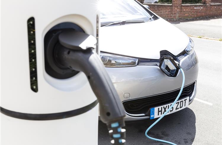UK government invests £10 million in EV charge-points
