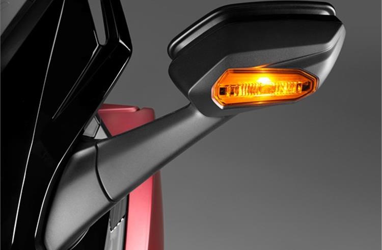 Honda reveals premium 2018 Forza 125 scooter