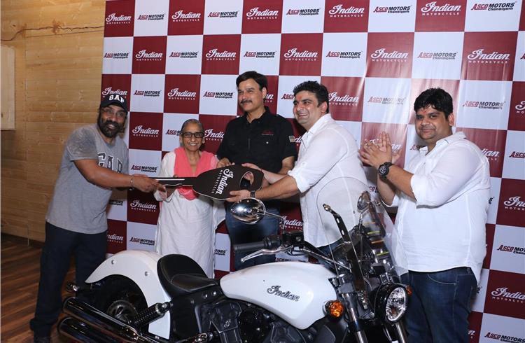 Pankaj Dubey, MD and Country Head, Polaris India handing over keys of the Indian Scout to its customer, Manish Jain.