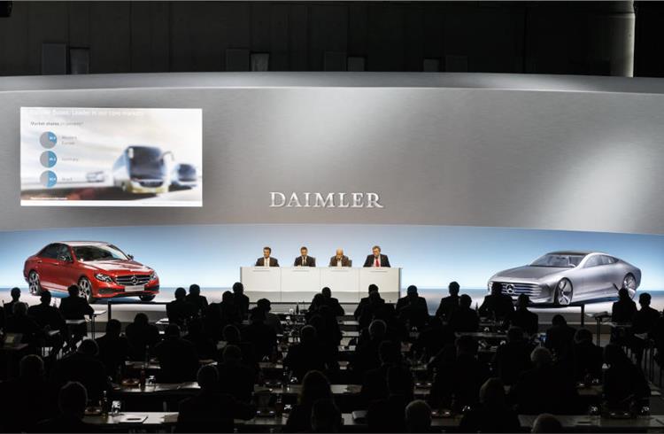 Daimler sells record 2.9m vehicles in 2015 (+12%), revenue up 15% to 149.5 billion euros