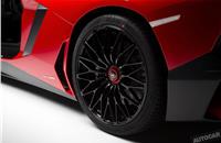 Lamborghini Aventador LP750-4 Superveloce coupé is getting a roadster twin