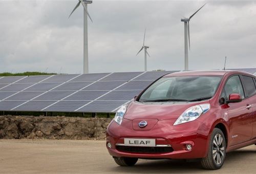 Nissan plugs into solar farm to power its UK car production