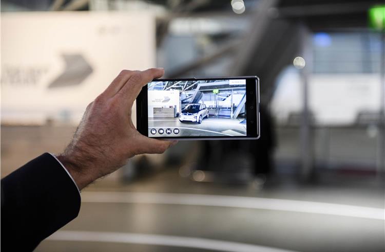 BMW i pilots augmented reality product visualiser