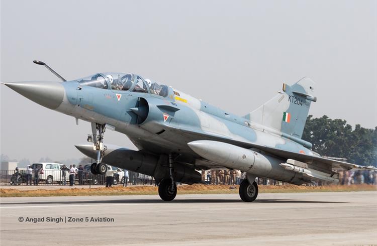Indian Air Force conducts landing drill on Lucknow-Agra Expressway
