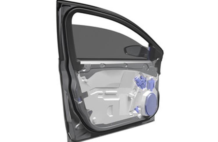 The door-in-white assembly makes extensive use of aluminium, which achieves approximately half of the total mass reduction of the door assembly.