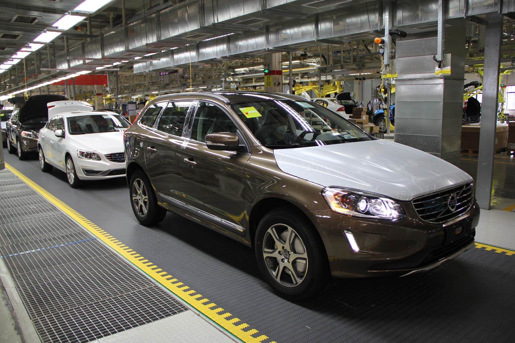 154380-production-of-the-volvo-s60l-and-xc60-at-the-plant-in-chengdu-china