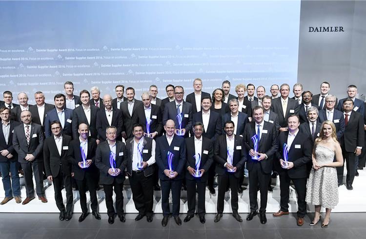 All the nominees and winners of the Daimler Supplier Award 2016 with the Daimler Board Members, Procurement Heads, and presenter Judith Rakers.