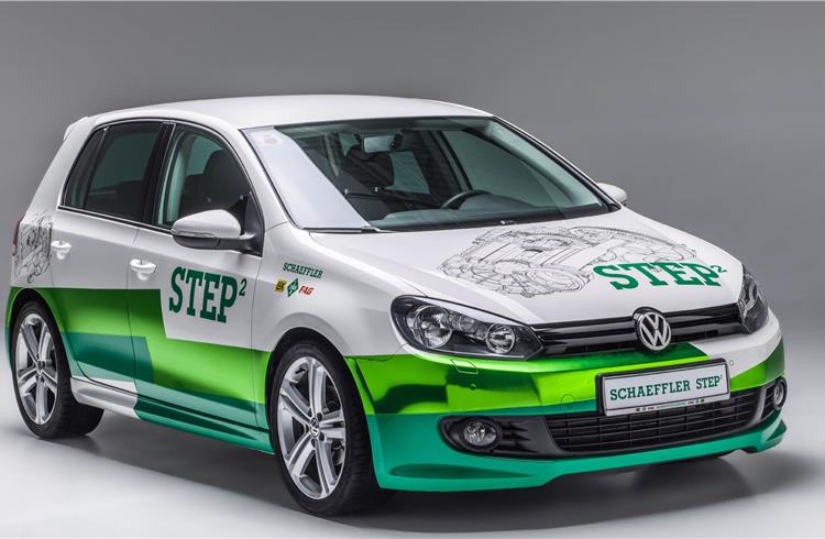 Schaeffler’s STEP2 concept vehicle is a full-electric vehicle with a 2-speed powershift transmission. Compared to a similar vehicle with only one speed, a clear consumption advantage of around 6 perce