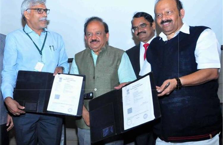 Dr Vijayamohan K. Pillai, director, CECRI and C Narasimhan, chairman and managing director of Raasi Group in the presence of union minister for Science and Technology Dr Harsh Vardhan.